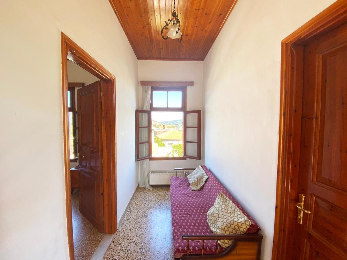 Dusk Apartments With Stunning Mountain View La Canea Exterior foto